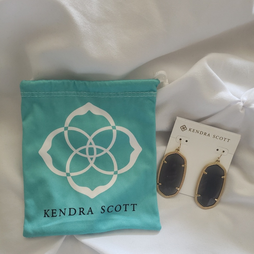 Kendra Scott Danielle Earrings